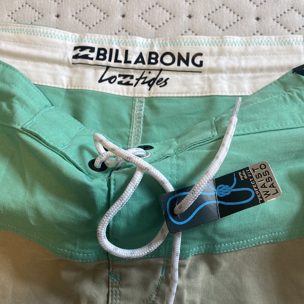 Billabong mens swim shorts Size 34 Floral Brand new with tags - Picture 5 of 10